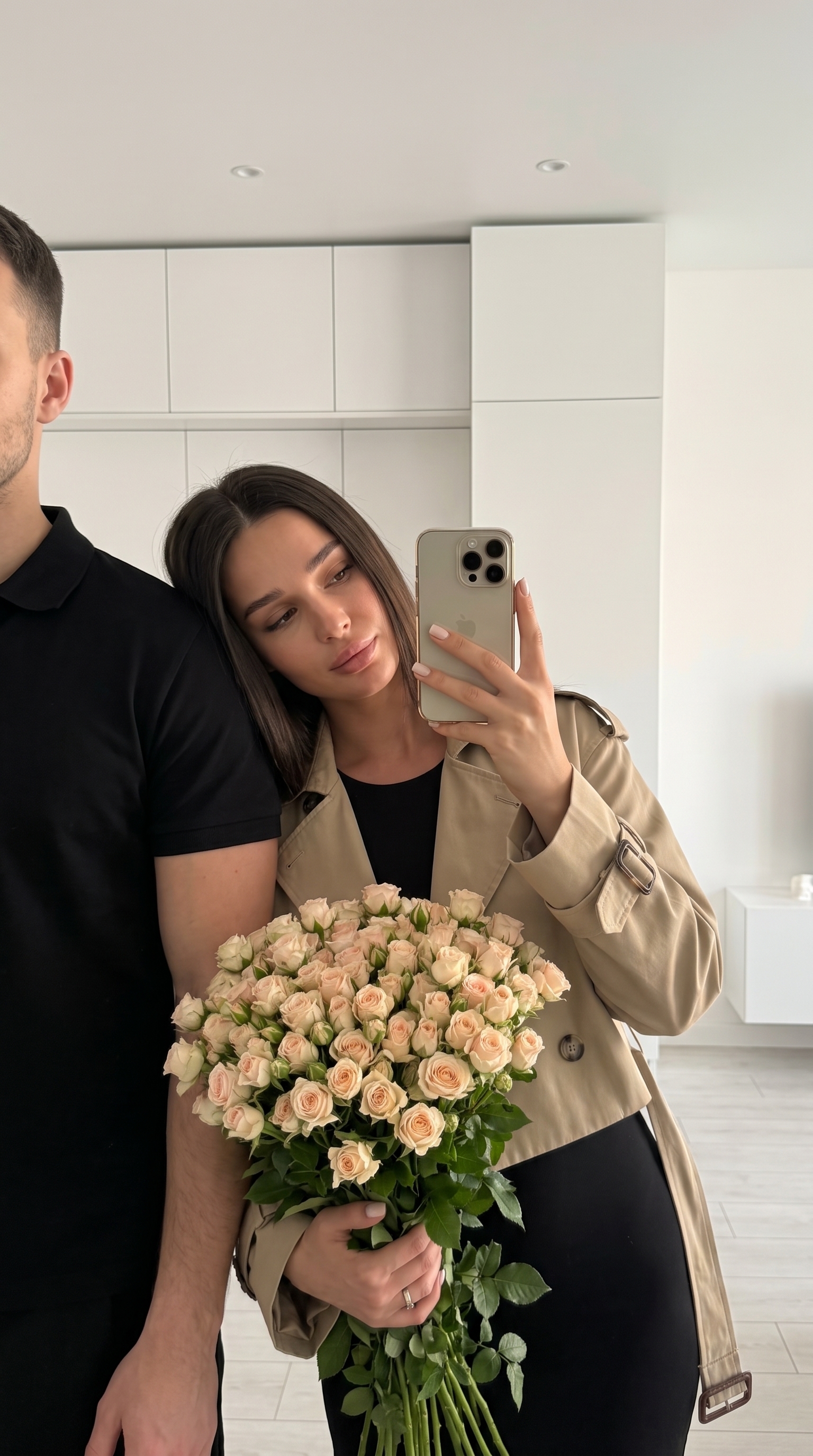 Зеркальное селфи с розами