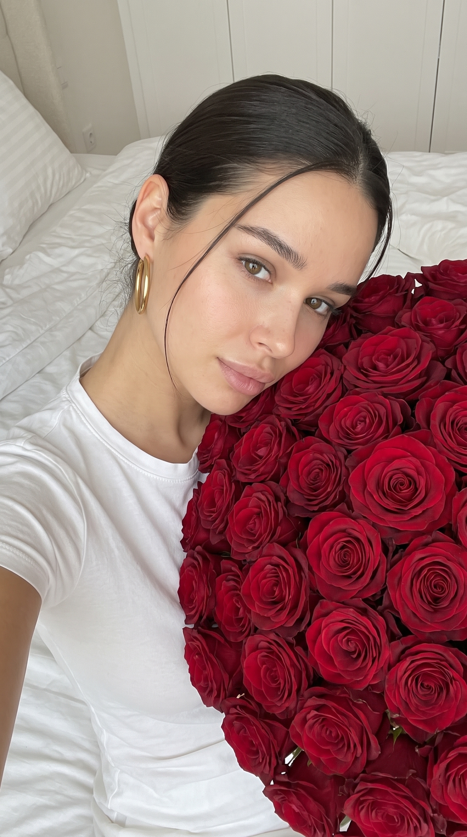 Селфи с букетом роз