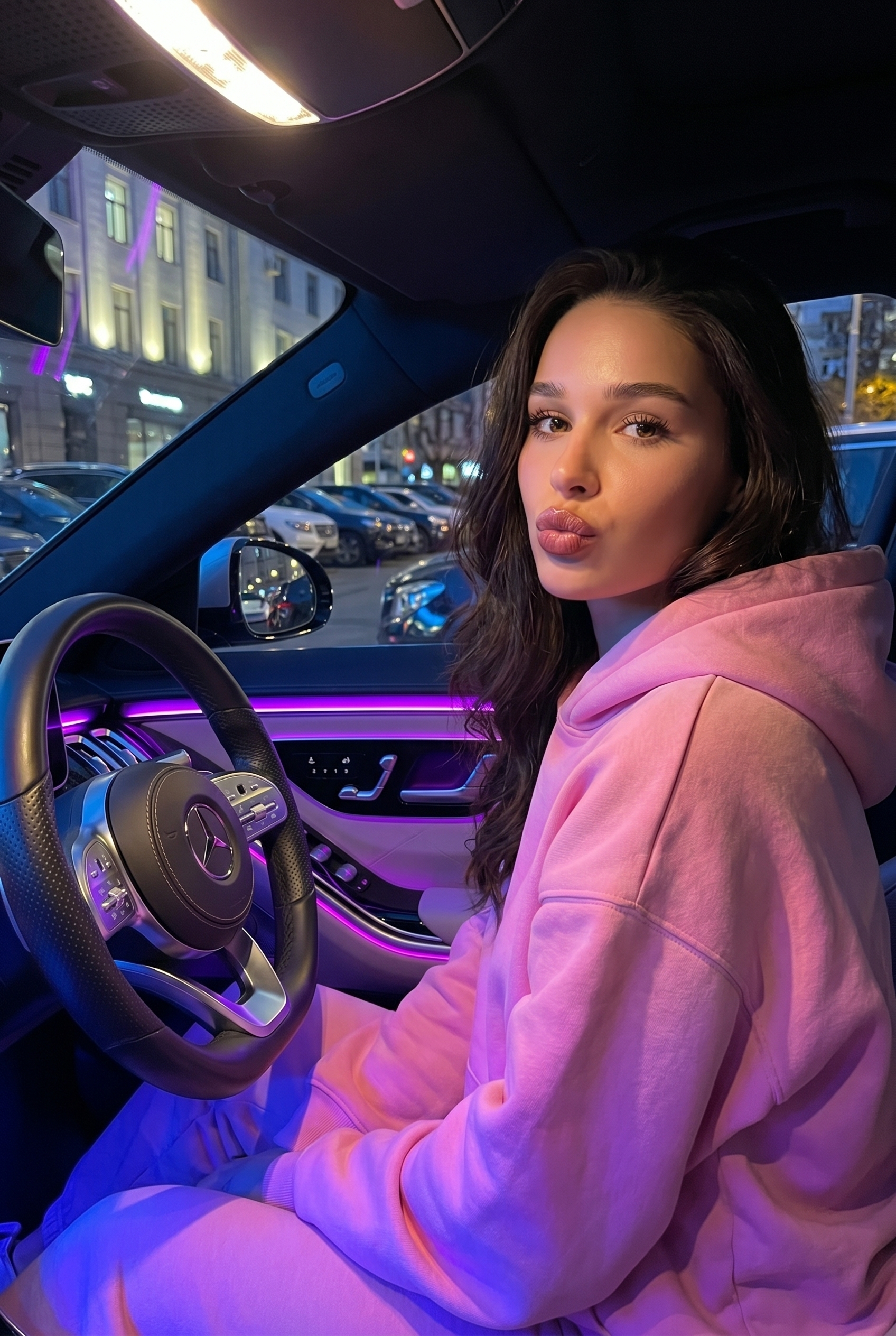 В мерседесе