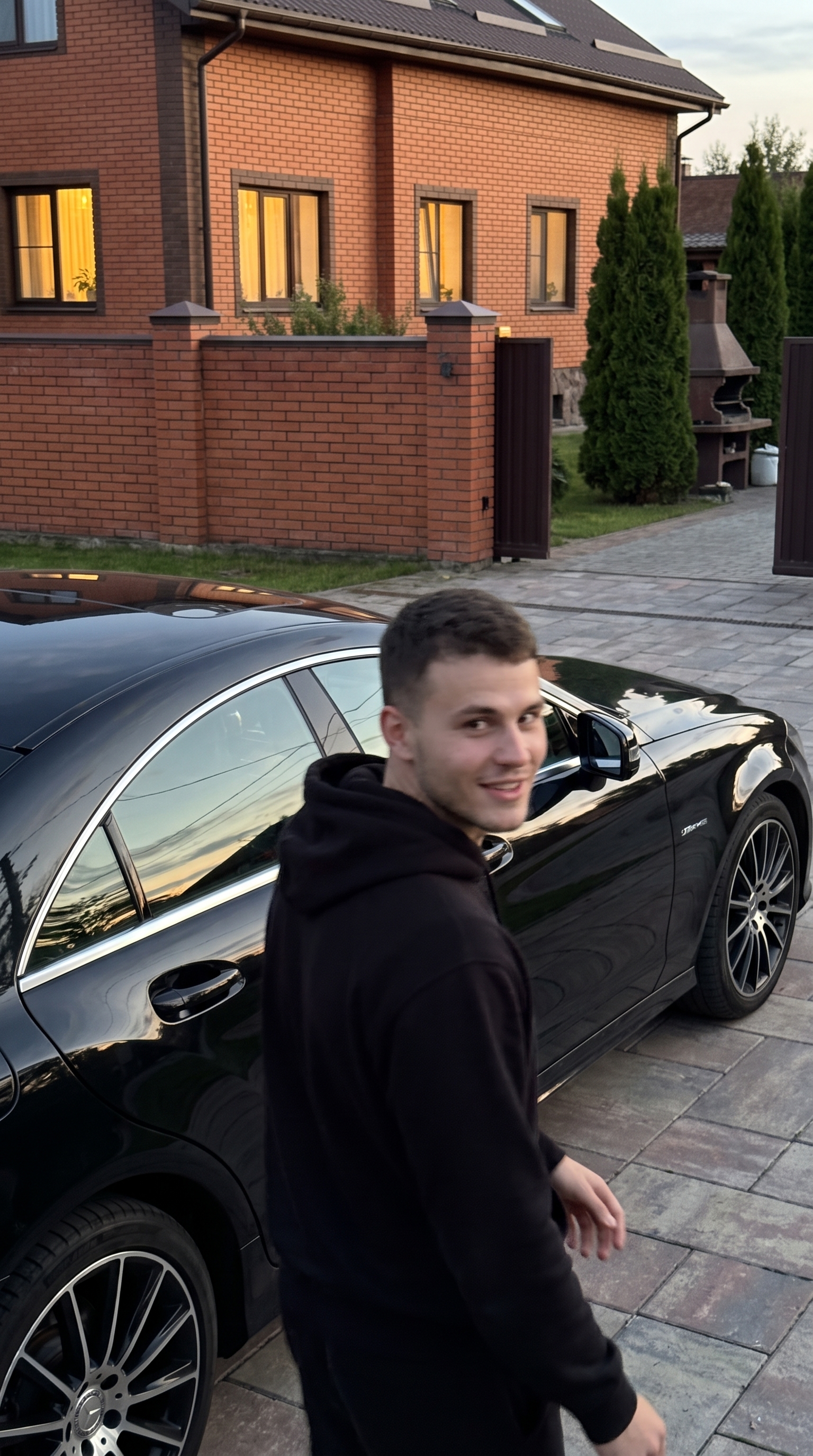 У чёрного Mercedes