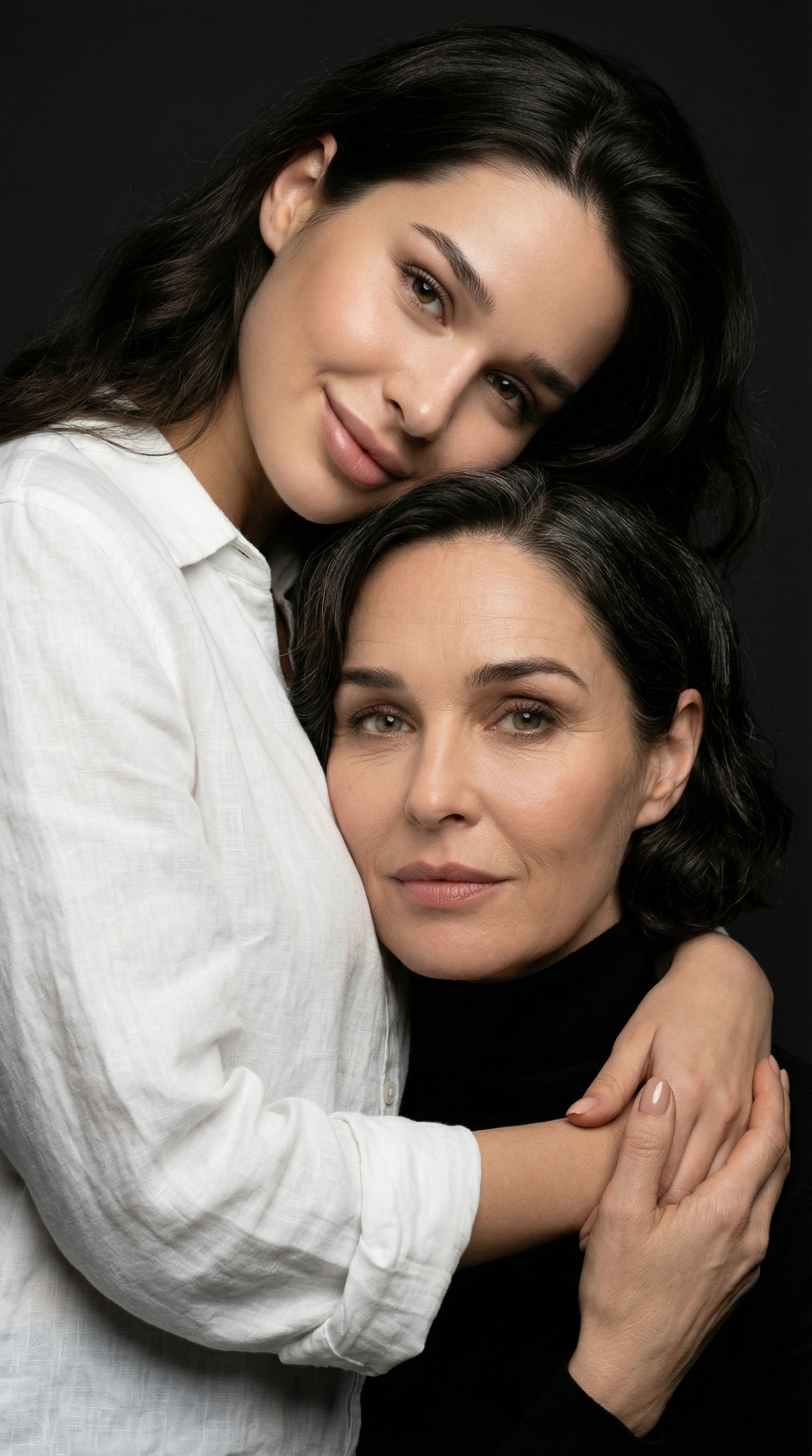 Мама с взрослой дочкой 